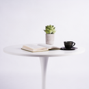 Modern Round Dining Table – Tulip-Style Pedestal Table, Available in Black & White (31.5")